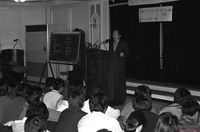 강릉명주민주청년회 발족식의 초청강사로 현 시대를 살아가는 청년들의 역할을 강의하는 김근태 썸네일 이미지