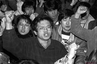 3당 야합을 비난하는 결의에 찬 집회 참가자들의 모습 1 썸네일 이미지