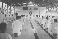 나트랑의 십자성부대 도장에서 태권도 교육을 받고있는 크메르공화국 군장교단 썸네일 이미지