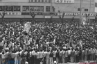 스크럼을 짜고 신민당 개헌추진대회 저지시위를 벌이고 있는 5.3 인천 항쟁 현장