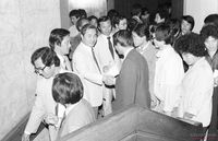 민주화추진협의회의 농성현장을 방문한 민주통일민중운동연합 간부들 썸네일 이미지